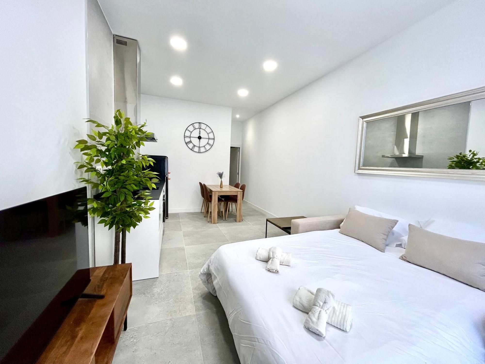 Valencia Urban Escape Comfort Meets Luxury, 4 Ppl Apartment Exterior photo