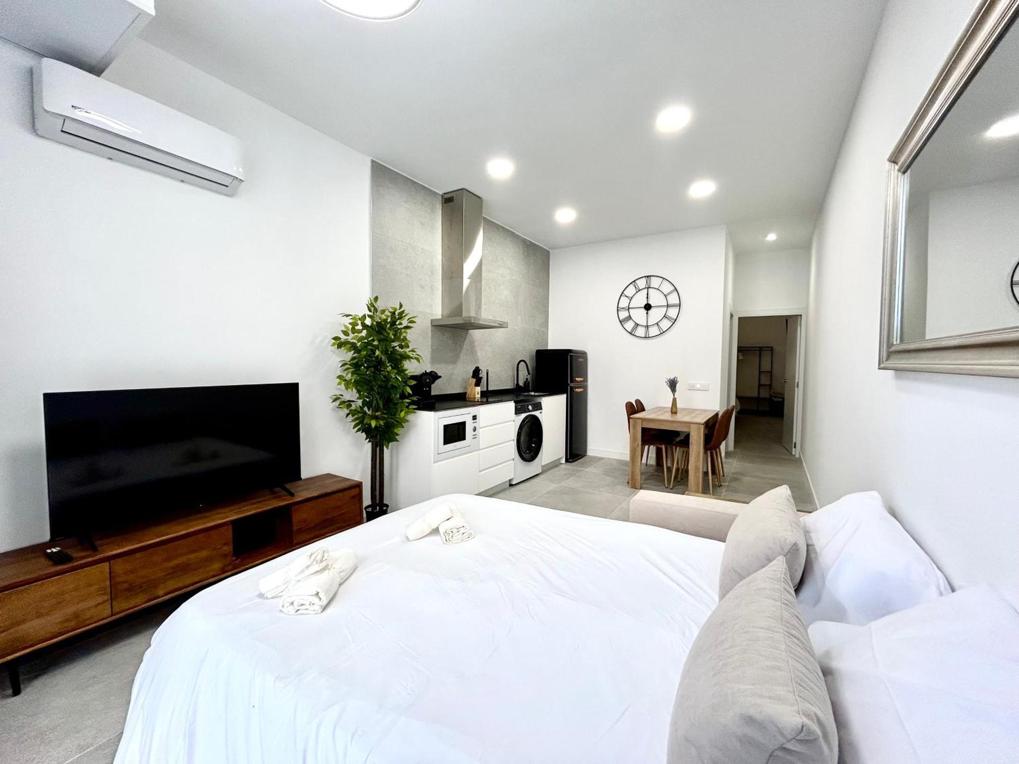 Valencia Urban Escape Comfort Meets Luxury, 4 Ppl Apartment Exterior photo