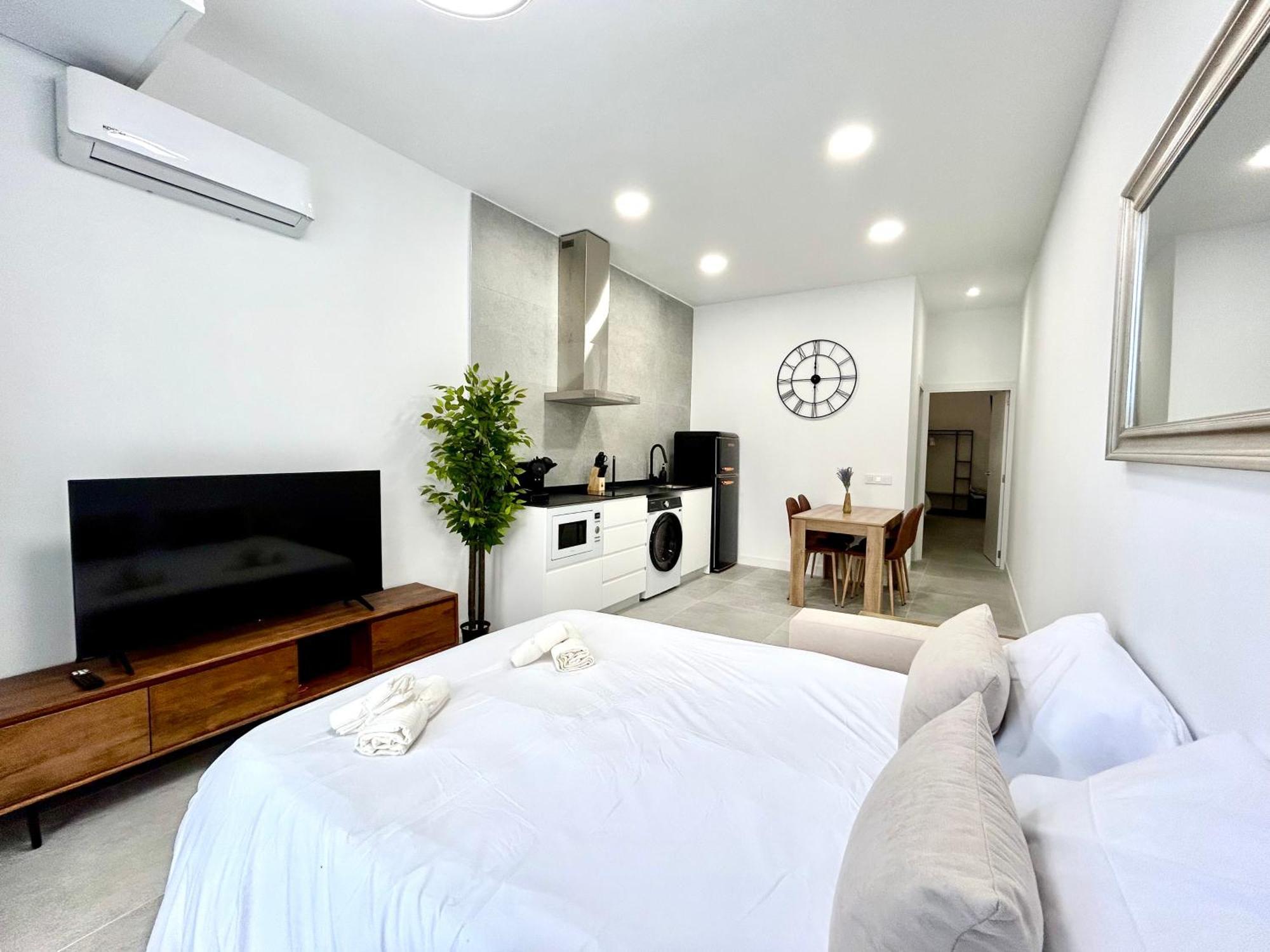 Valencia Urban Escape Comfort Meets Luxury, 4 Ppl Apartment Exterior photo