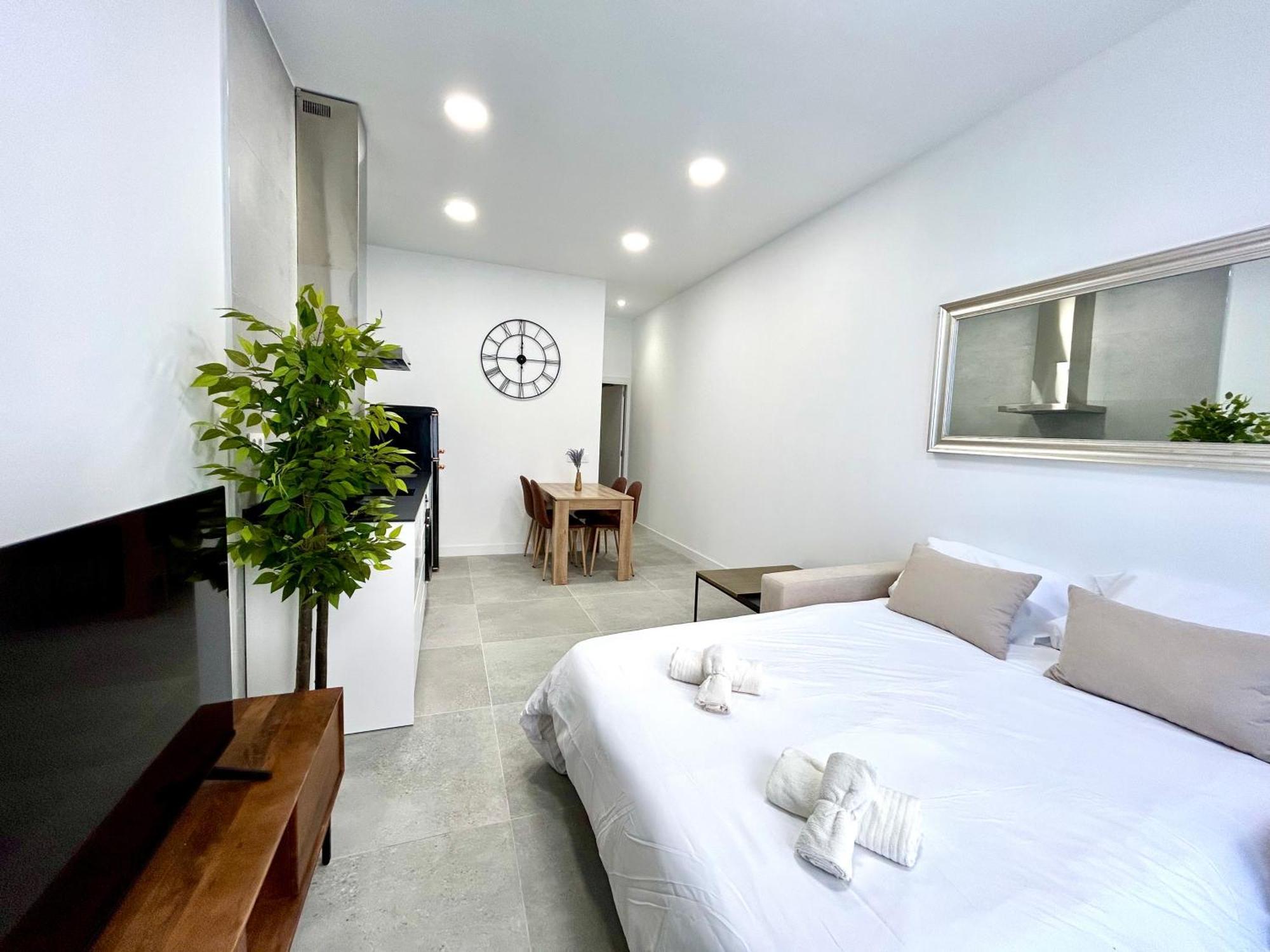 Valencia Urban Escape Comfort Meets Luxury, 4 Ppl Apartment Exterior photo